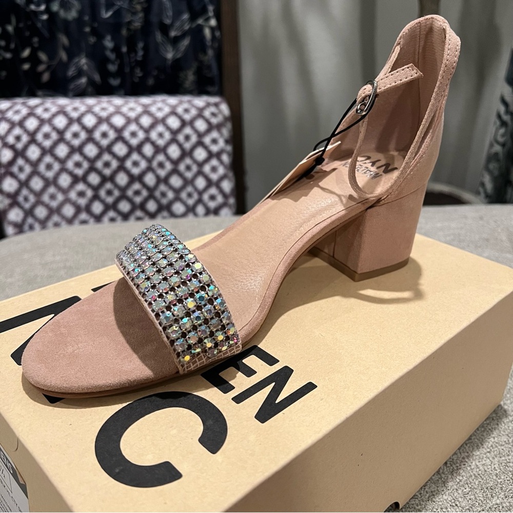 Madden NYC Block Heel City Sandal. Size 8 1/2. Brand new with box. - Picture 2 of 6